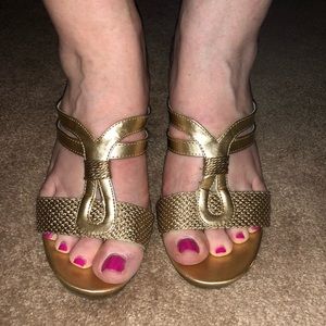 Gold wedges